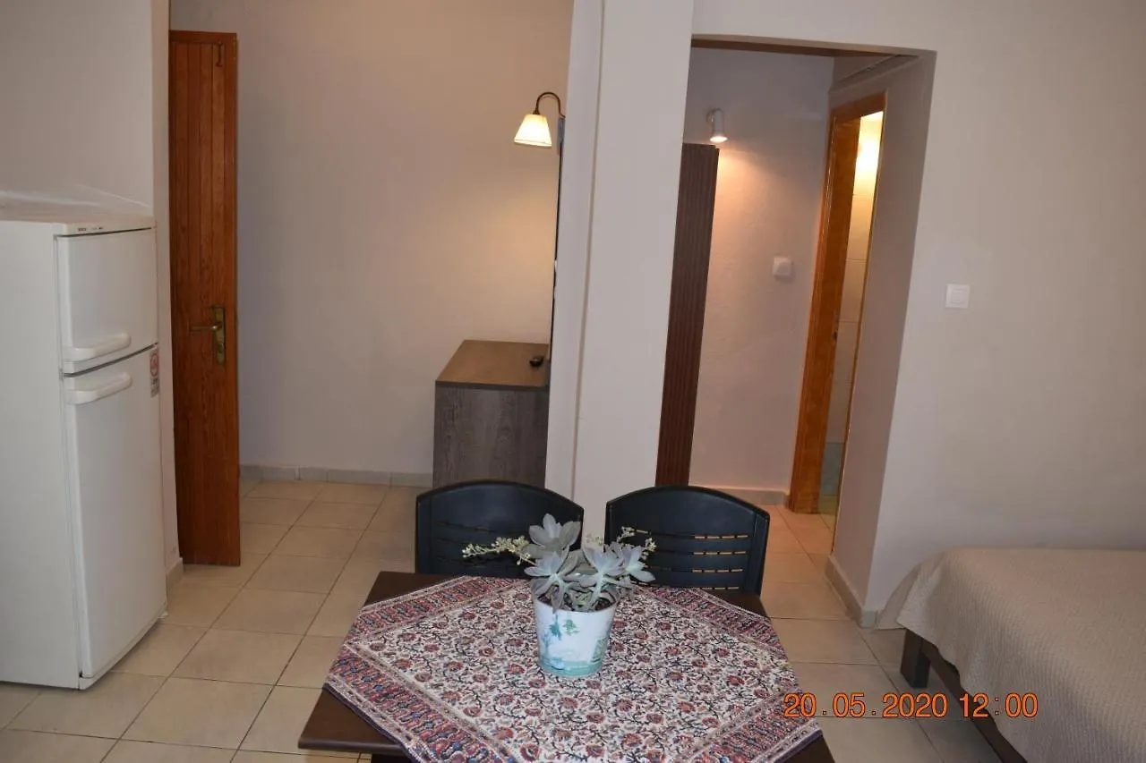 Evanthia'S Apartments Stavros
